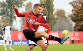 Milan Pregătește o Surpriză Uimitoare: Tânărul Fotbalist Francesco Camarda Convocat pentru Meciul cu Fiorentina