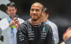 Lewis Hamilton, Obligat să Participe la Gala FIA: A Treia Amendă în Perspectivă?