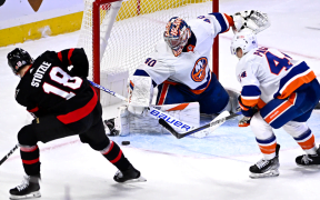 NY Islanders Înving Ottawa Senators: Barzal și Lee Inspirați Într-o Victorie cu 5-3