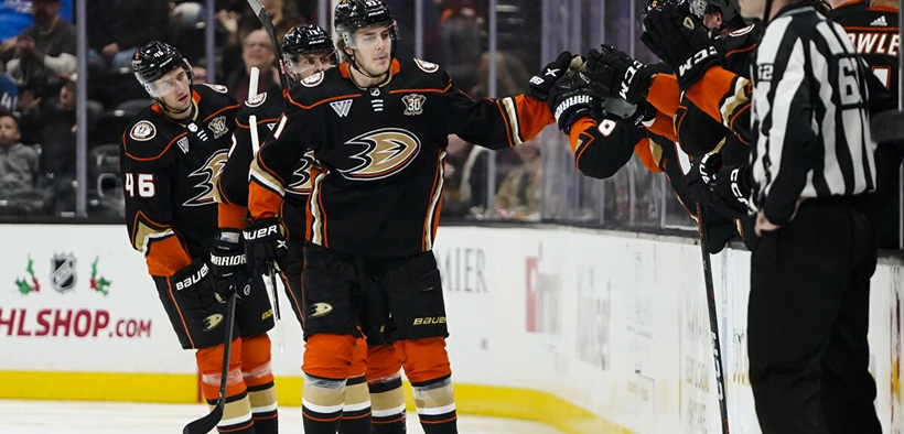 Leo Carlsson Conduce Anaheim Ducks la O Victorie Epică în Duelul cu Colorado Avalanche: 4-3 într-un Thriller!