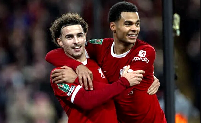 Liverpool, Performanță de Excepție: Calificare Spectaculoasă în Semifinalele Cupei EFL