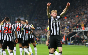 Victoria Uimitoare a lui Newcastle Împotriva lui Manchester United: Gordon Strălucește Într-un Triumf de 1-0!