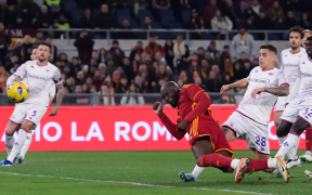 Duel Epocal la Roma: Scor 1-1 În Ciuda Eliminărilor lui Lukaku și Zalewski!