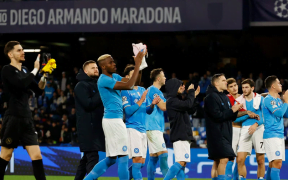 Napoli Își Asigură Locul în Optimile Ligii Campionilor cu o Performanță Solidă Acasă