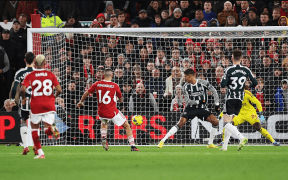 Manchester United Învinsă de Nottingham Forest: O Luptă Continuă Până la Fluierul Final