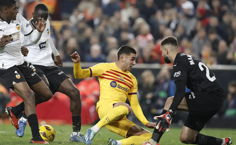 Valencia Răspunde cu Egal în Confruntarea cu Barcelona în La Liga