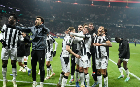 Drama Eintracht Frankfurt: Primul Loc în Grupă Ratat După Înfrângerea 1-2 împotriva lui PAOK Salonic