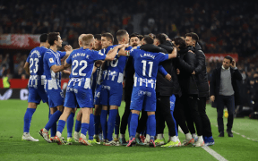 Deportivo Alaves Uimește Sevilla: Tragedie pe Sanchez-Pizjuan