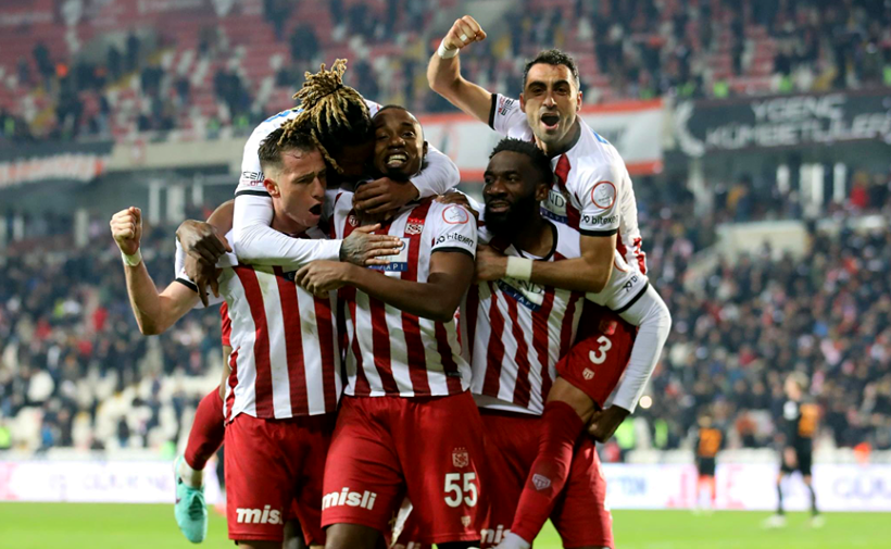 Galatasaray Remizează cu Sivasspor și Rămâne pe Locul 2 în Super Lig