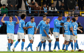 Napoli Triumfă în Supercupa Italiei: Victorie Zdrobitoare cu 3-0 împotriva Fiorentinei