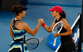 Noskova Câștigă în Fața Liderului WTA Swiatek într-un Uimitor Meci la Australian Open