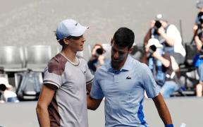 Jannik Sinner și Daniil Medvedev, Eroi la Australian Open: Djokovic Învins, Duel Epocal în Finală
