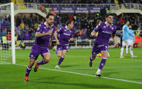 Fiorentina Învinge Lazio cu 2-1 într-o Confruntare Dramatică din Serie A!