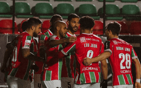 Estrela Amadora Domină: Portimonense Îngenunchează într-un Meci Plin de Erori!