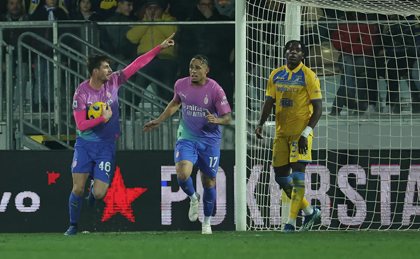 Luka Jovic Aduce Victoria lui AC Milan Într-un Meci Spectaculos cu Frosinone