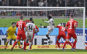 Bayer Leverkusen își Continuă Supremația în Bundesliga: Victorie 2-1 cu Heidenheim și Record Istoric Egalat