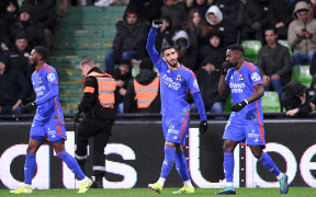 Revenire și Victorie Meritată pentru Lyon: 2-1 pe Terenul lui Metz!