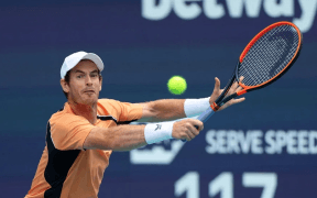 Andy Murray Promovează în Turul Doi la Miami Open, Cu Ochii pe Un Nou Record
