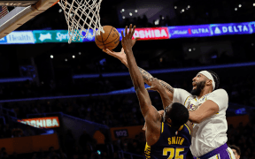 Explozie de Puncte în Duelul Epic Lakers vs Pacers: Davis și James Domină Terenul!