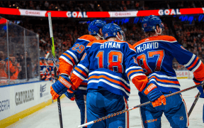 Spectacol Total în NHL: Edmonton Oilers Surclasează Pittsburgh Penguins cu 6-1
