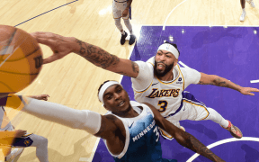 Spectacol LA Lakers în NBA: Anthony Davis și LeBron James Duc Echipa Spre Victorie cu Minnesota Timberwolves