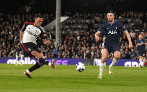 Fulham Zdrobește Speranțele lui Tottenham după o Victorie Uimitoare cu 3-0 în Premier League
