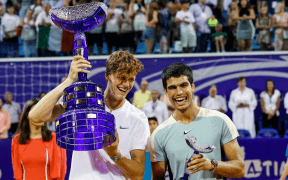 Alcaraz și Sinner Domină la Indian Wells: Drumuri Glorioase către Sferturile de Finală