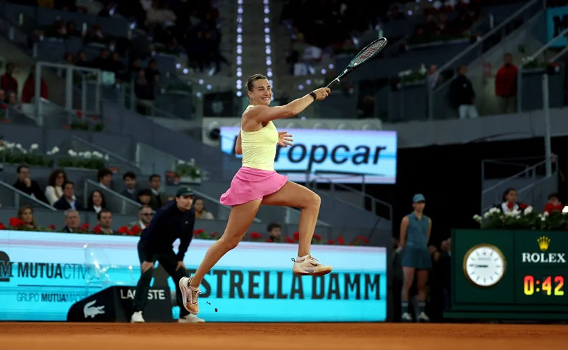 Elena Rybakina Își Surprinde Adversara și Avansează în Semifinalele Turneului Madrid Open