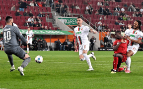 VfB Stuttgart Își Continuă Ascensiunea: Victorie Decisivă Împotriva lui Augsburg în Lupta pentru Locul Secund