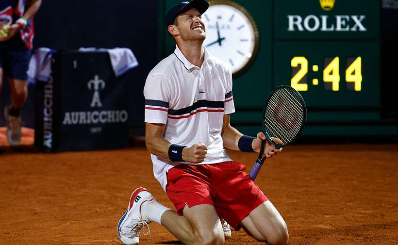 Italian Open: Iga Swiatek Triumfă din Nou și Nicolas Jarry Surprinde Calificându-se în Finală