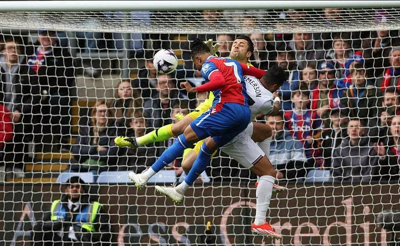 Victorie Istorică pentru Crystal Palace, 4-0 cu Manchester United: Olise Strălucește într-un Meci de Coșmar pentru Erik ten Hag