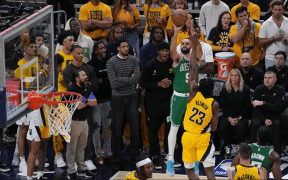 Triumf Dramatic Reușit de Boston Celtics: Derrick White Asigură Victoria într-un Final Exploziv