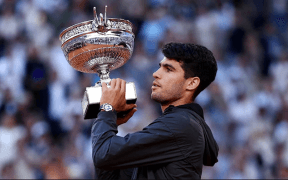 Carlos Alcaraz: Tânărul Fenomen al Tenisului Câștigă Roland Garros