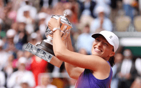 Iga Swiatek: Regina Indiscutabilă a Turneului de la Roland Garros