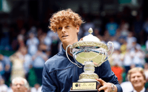 Jannik Sinner Cucerește Primul Său Trofeu pe Iarbă și Se Pregătește pentru Wimbledon