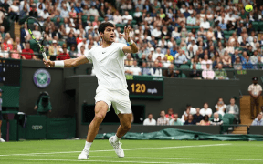 Carlos Alcaraz, Vedeta Zilei de Deschidere la Wimbledon: Ambiții Mari și Meciuri Palpitante
