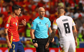 Controversa Penalty-ului Neacordat de Arbitrul Taylor la Euro 2024: Critici din Italia