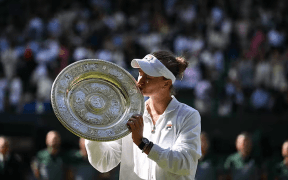 Barbora Krejcikova Câștigă Titlul la Wimbledon după Un Meci Spectaculos cu Jasmine Paolini