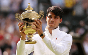 Carlos Alcaraz Domină Finala Wimbledon: Victorie Categorică împotriva Legendarului Djokovic