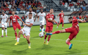 Dinamo vs Sepsi OSK: Remiză Tensionată și Controverse la Sfântu Gheorghe