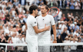 Alexander Zverev Cedează "Într-un Picior", după Un Meci Epuizant cu Taylor Fritz la Wimbledon