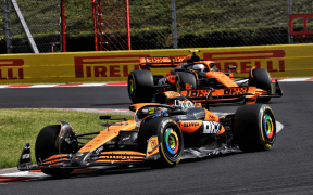 McLaren Domină și Carlos Sainz Se Apropie de Alpine: Un Nou Capitol în Formula 1?
