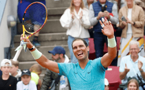 Rafa Nadal Revine în Forță pe Terenul de Tenis: Victorie Impresionantă la Swedish Open