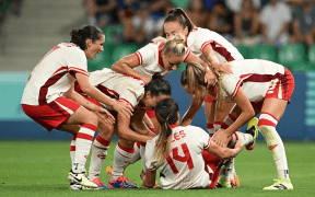 Victoria Dramatică a Canadei în Turneul Olimpic de Fotbal Feminin: SUA și Spania Promovează în Sferturile de Finală