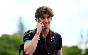Schimbări Majore la Mercedes: Antonelli Îl Înlocuiește pe Hamilton, iar Viitorul lui Verstappen Rămâne Incert