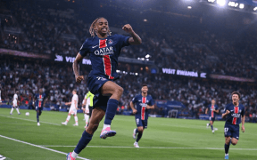 PSG Umilește Montpellier cu un Bradley Barcola Strălucitor: Zece Goluri în Două Meciuri