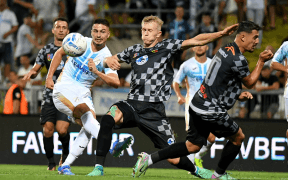 Corvinul Hunedoara Învinsă Dramatic la Rijeka Continuă în Conference League