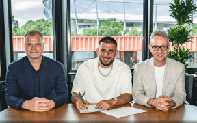 Deniz Undav Semnează cu VfB Stuttgart după Un Sezon de Vis în Bundesliga