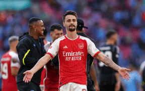 Arsenal Îl Cedează pe Mijlocașul Fabio Vieira la FC Porto pentru Sezonul 2024/25