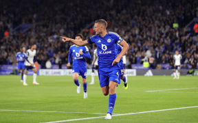 Leicester City Remizează cu Tottenham Hotspur în Deschiderea Premier League: Vardy Salvează Echipa